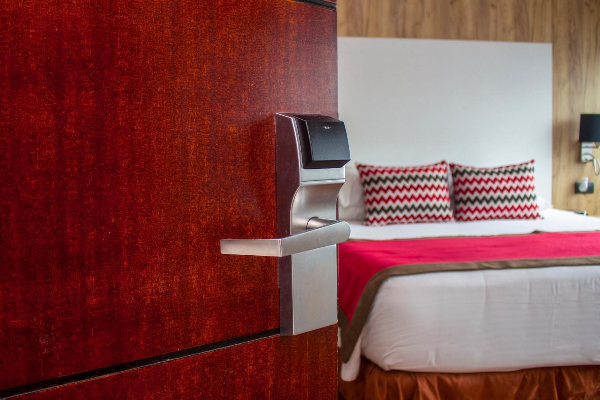 Ramada By Wyndham Panama Via Argentina Hotel Екстериор снимка