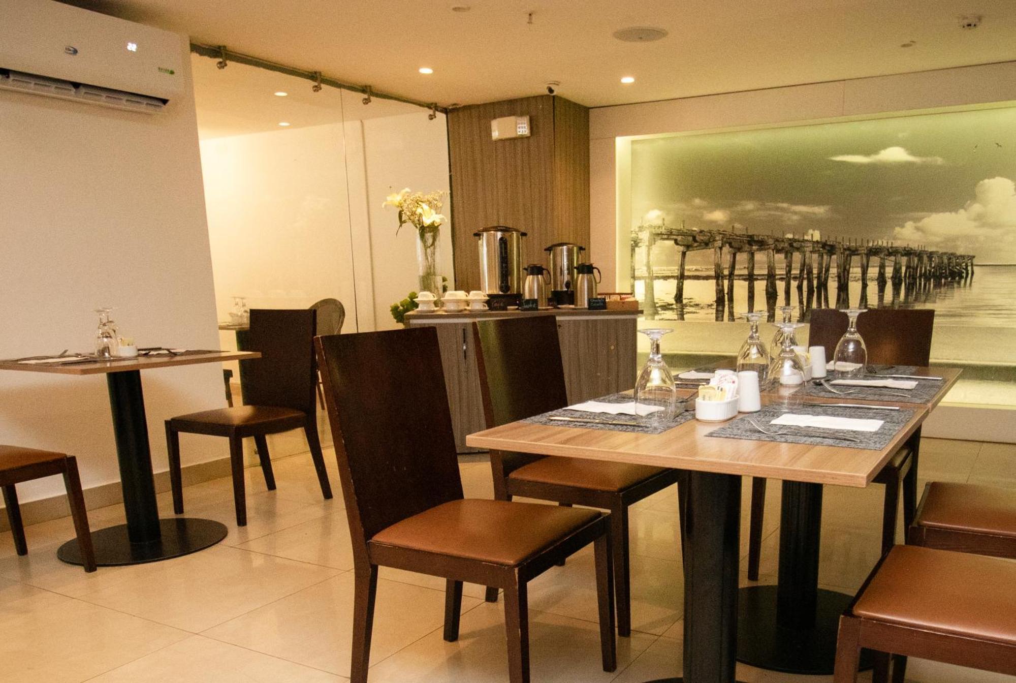 Ramada By Wyndham Panama Via Argentina Hotel Екстериор снимка